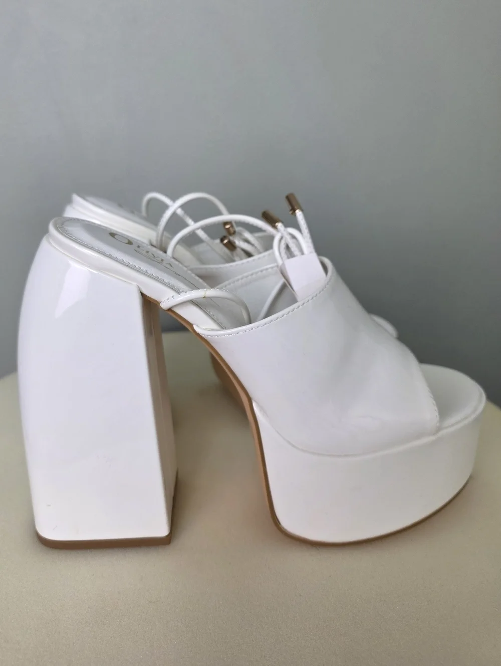 Olivia Jaymes White Patent Lace-Up Strappy Platform Sandals - Size 7.5 NWT